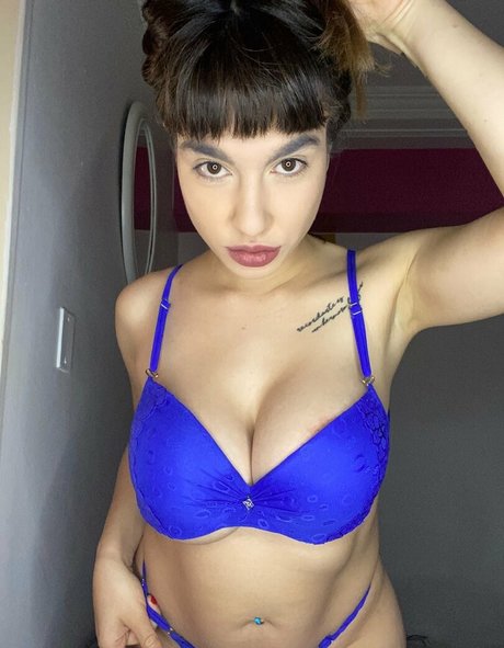 bellanatashaok エロティック女優 写真