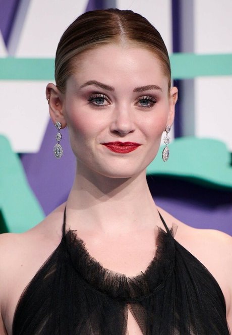 Virginia Gardner アートモデル 画像