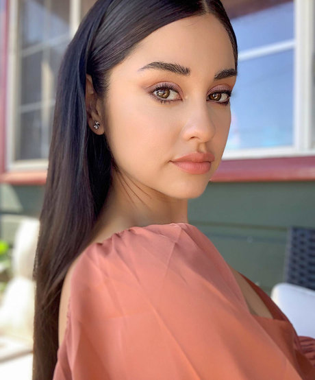 Yvette Monreal ポルノスター ヌード 画像