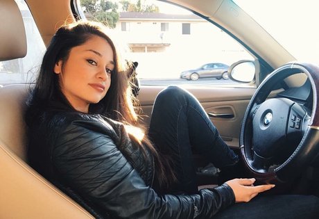 Yvette Monreal 素敵なスター 画像