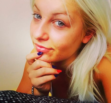 Mirjana Matic かわいいスター 写真