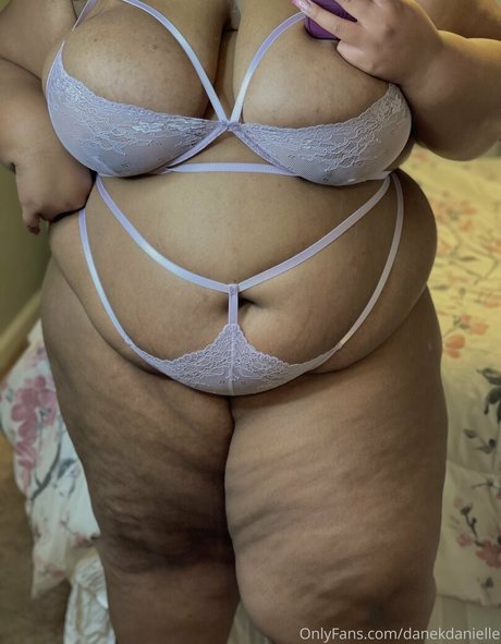 danekdanielle アダルトモデル 写真