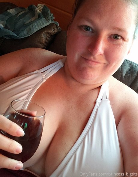Princess Big Tits ヌードモデル 画像