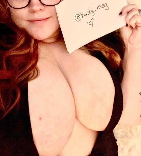 Busty Magazine ホットなポルノスター アーカイブ