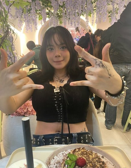 iadivinecomedie セクシー女優 写真