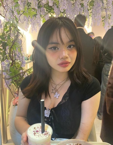 iadivinecomedie かわいいモデル 写真