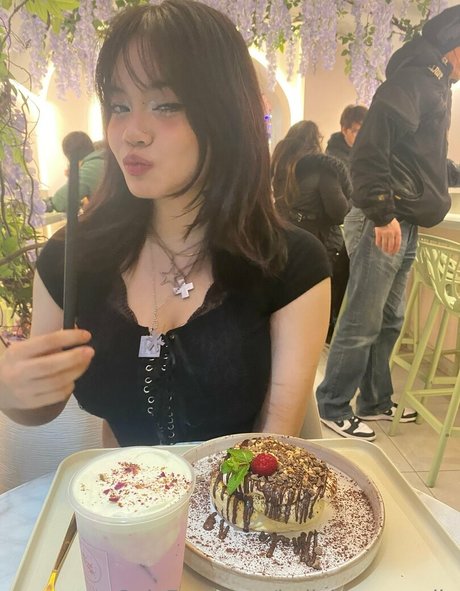 iadivinecomedie アダルトモデル ギャラリー