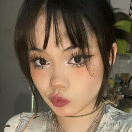 iadivinecomedie 可愛い女優 写真