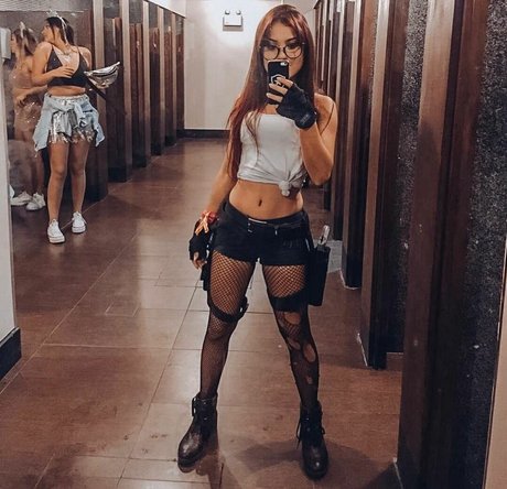 18ヌードオンリーファンズ ヌード 写真