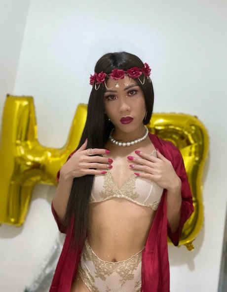 lilyuw888 セクシーなスター 画像