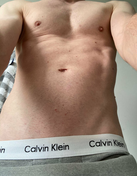 オンリーファンズで アートポルノ 写真