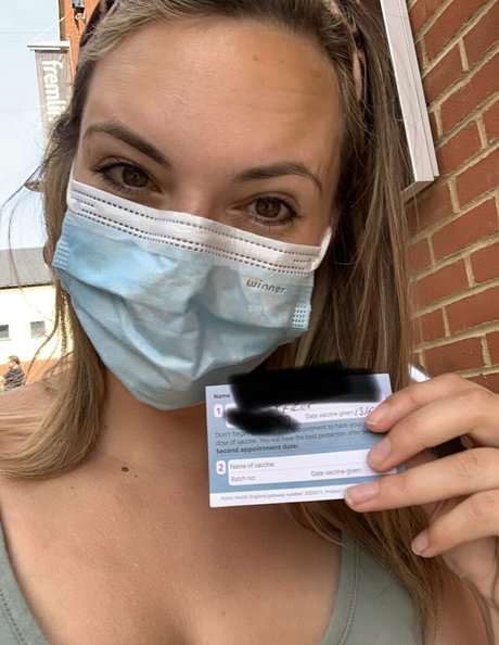 成熟した異人種間オンリーファンズ ホットヌード 画像