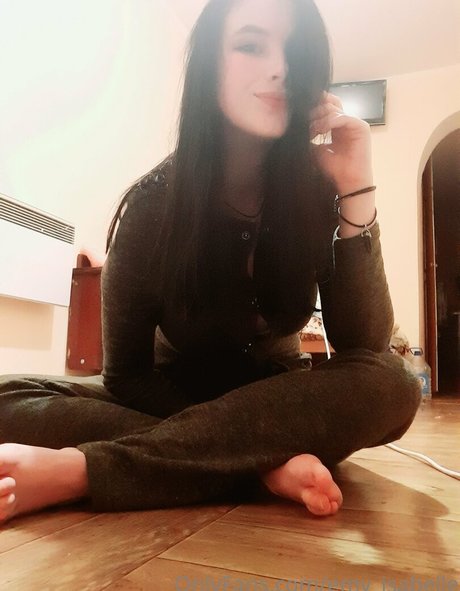 emy isabelle 無料スター 画像