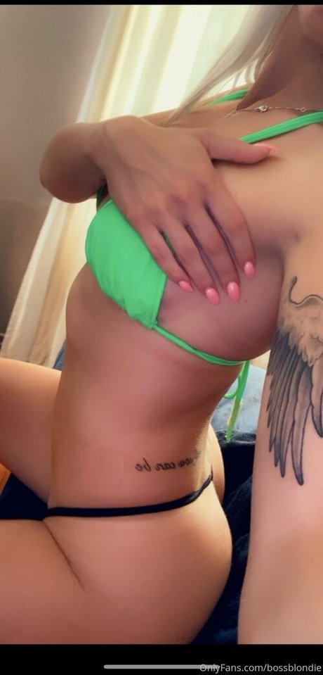 ビーチセックスオンリーファンズ ポルノ 写真