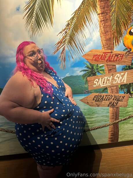 spanxbeluga ヌードスター 写真