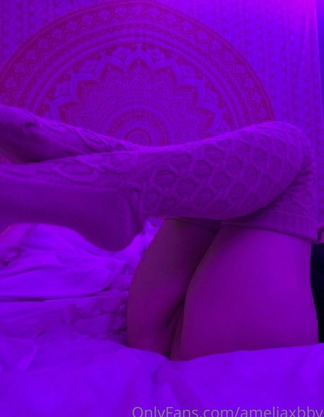 ameliaxbby アダルトスター 写真