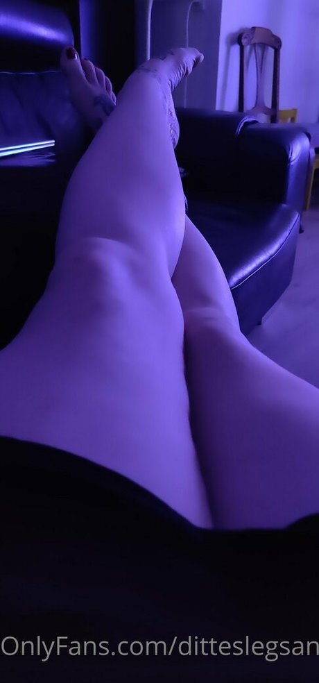 ditteslegsandfeet ヌードのポルノスター 画像