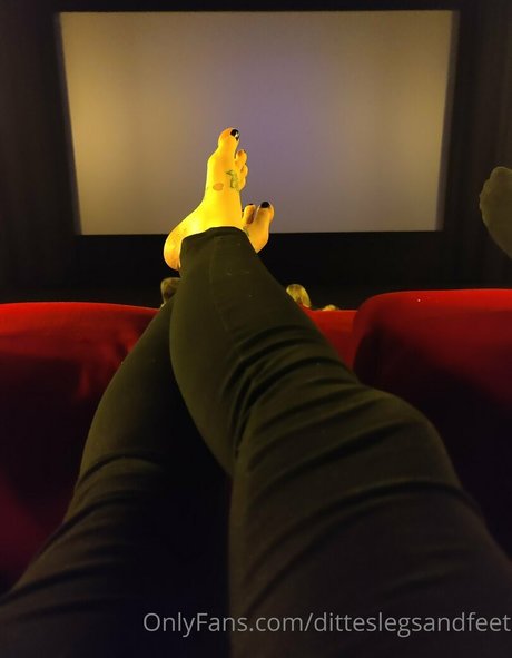ditteslegsandfeet ポルノスター xxx 写真