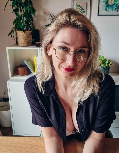 adorable alice 裸のポルノスター 写真