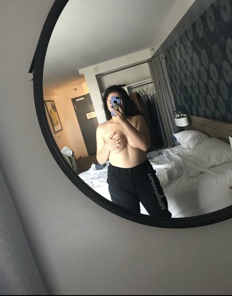 serenasoles99 エロティックなスター 写真