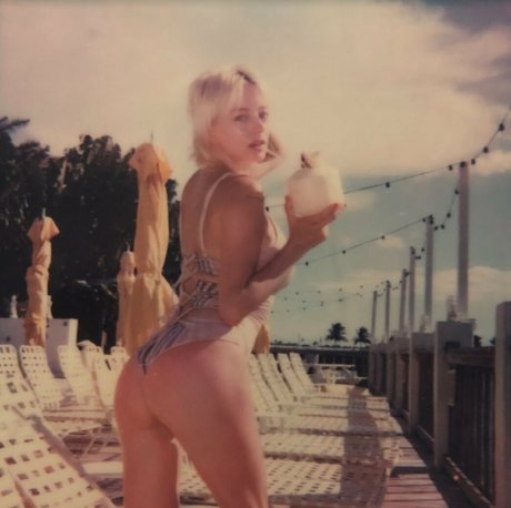 carolinevreeland 最高の女優 画像