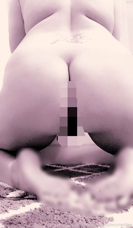 alexiskylecurvesfree profile image