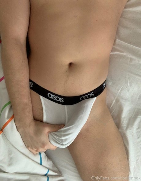 手袋オンリーファンズ エロチック 写真