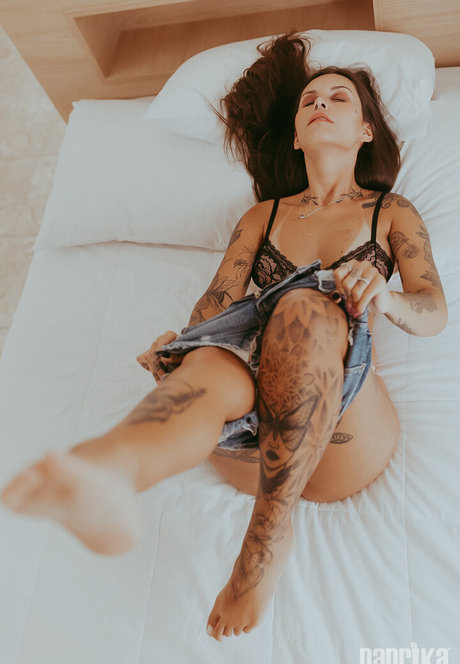 Bianca Leticia アートスター 写真