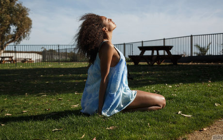 セックスガールズオンリーファンズ 美しいヌード 写真