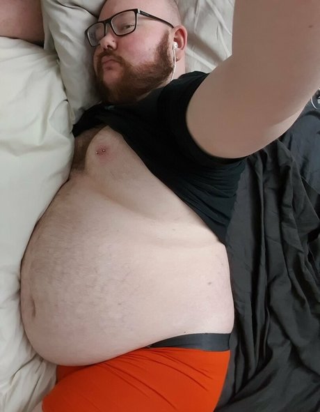 巨乳ゴスオンリーファンズ トップ 写真