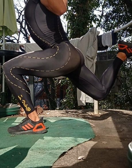 andrewad ヌードスター 写真