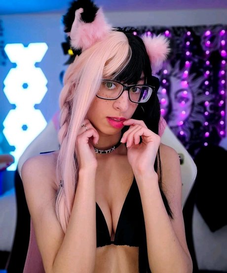 ランジェリーヌードオンリーファンズ xxx 写真