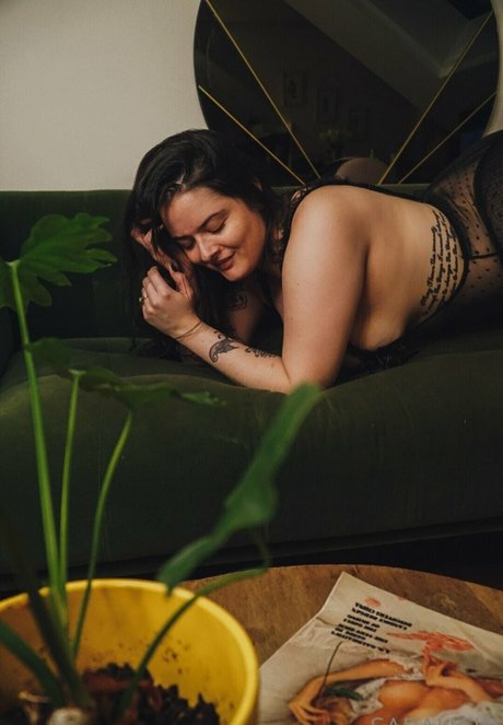 ベイビー ブルネット オンリーファンズ ホットxxx 写真