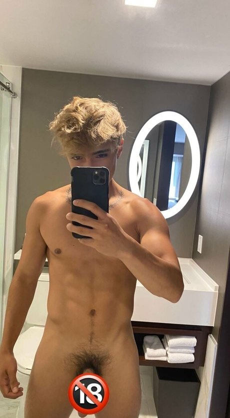 トランスティーンオンリーファンズ 無料セクシー ギャラリー