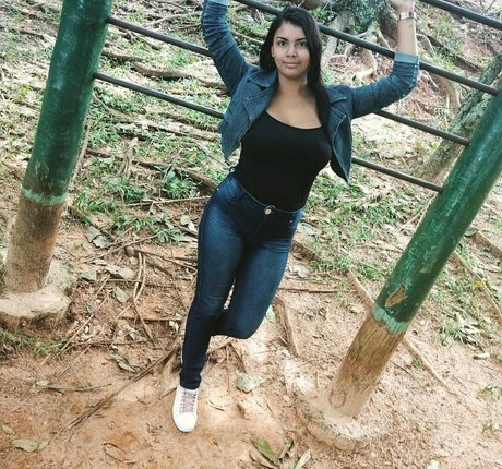 アジアの女の子限定ファン ホットポルノ 写真