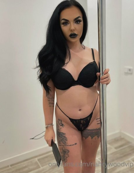 最もホットな女の子オンリーファンズ 美しいポルノ 写真