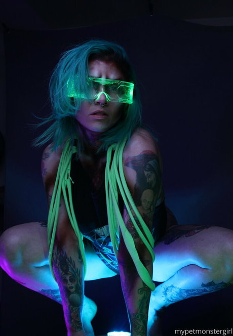 mypetmonstergirl セックスモデル 写真