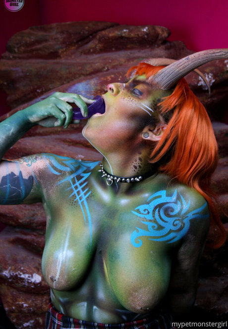 ネイティブオンリーファンズ ポルノ 画像