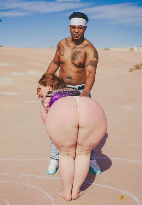 ニューハーフ ドミナトリックス オンリーファンズ セクシーヌード 写真