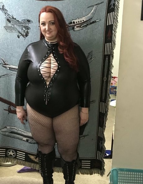 ナイロン足 オンリーファンズ セクシー 写真