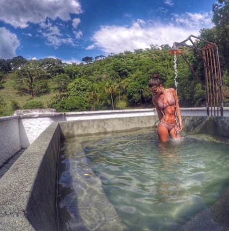 エモヌードオンリーファンズ アダルト アーカイブ