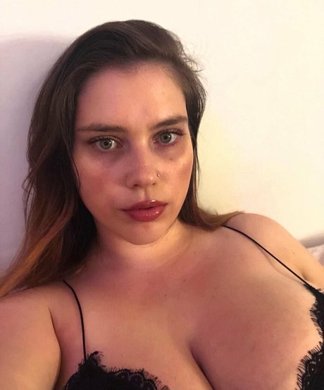 Nikkimichay ヌード女優 写真