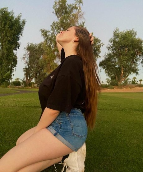 Lily P 裸のスター 写真