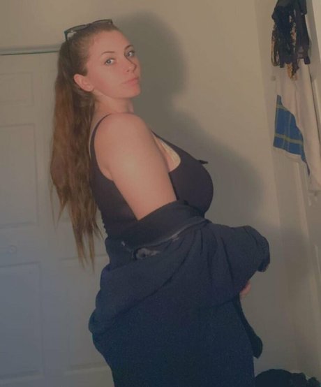 Lily P top profile image