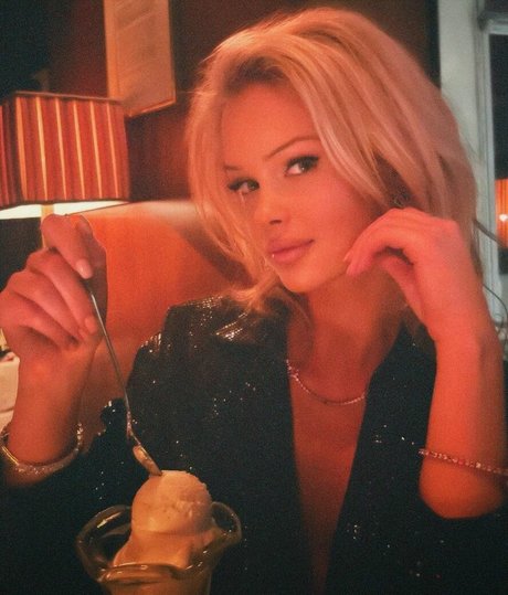 Carolina Marie セックスモデル 画像