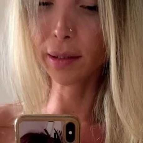 Carla Novaes 限定スター 写真