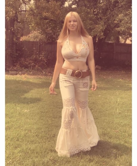 裸の写真 オンリーファンズ 美しいヌード 写真