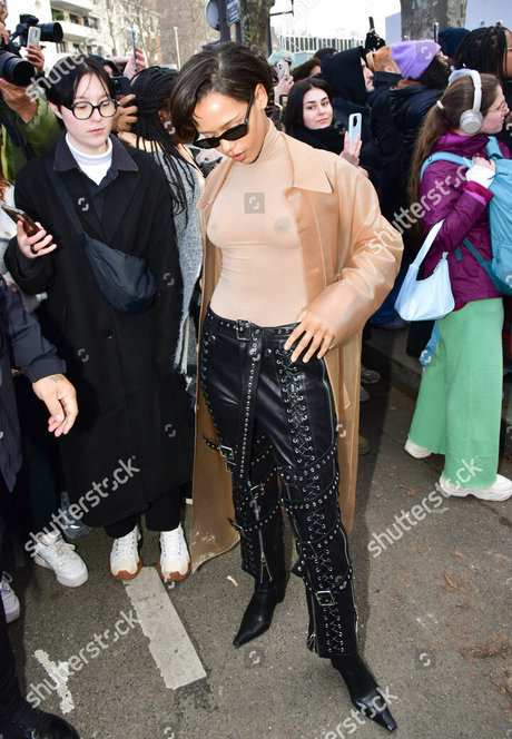 Taylor Russell アートスター 写真