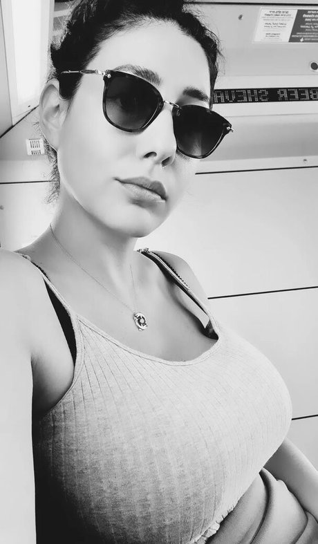 巨乳の赤毛オンリーファンズ 可愛い 写真