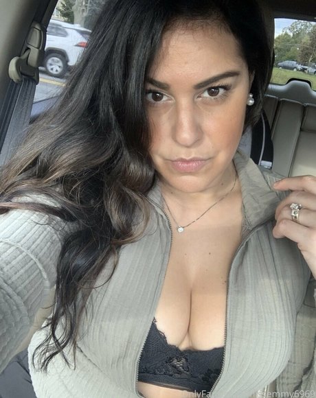 トゥワークオンリーファン セクシーヌード 画像